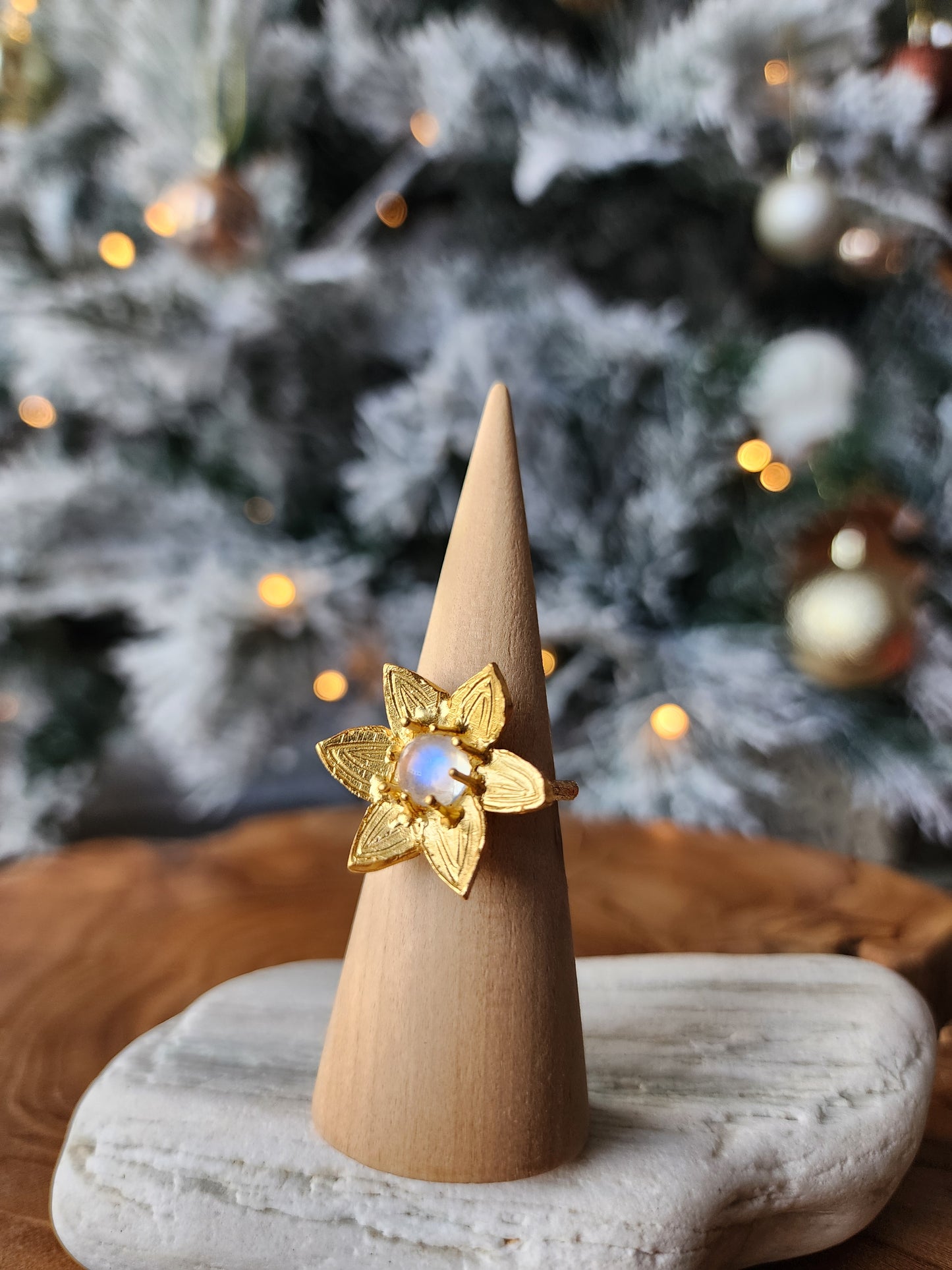 Nova Christmas Star Ring - Moonstone