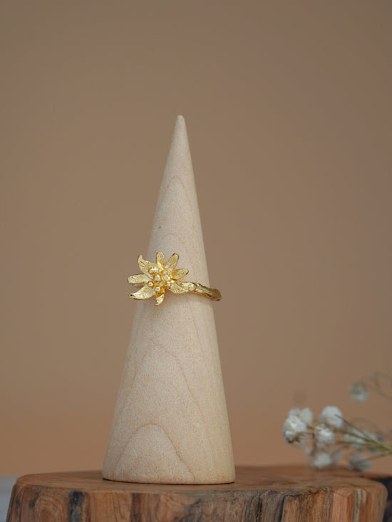 Alpine Flower Ring