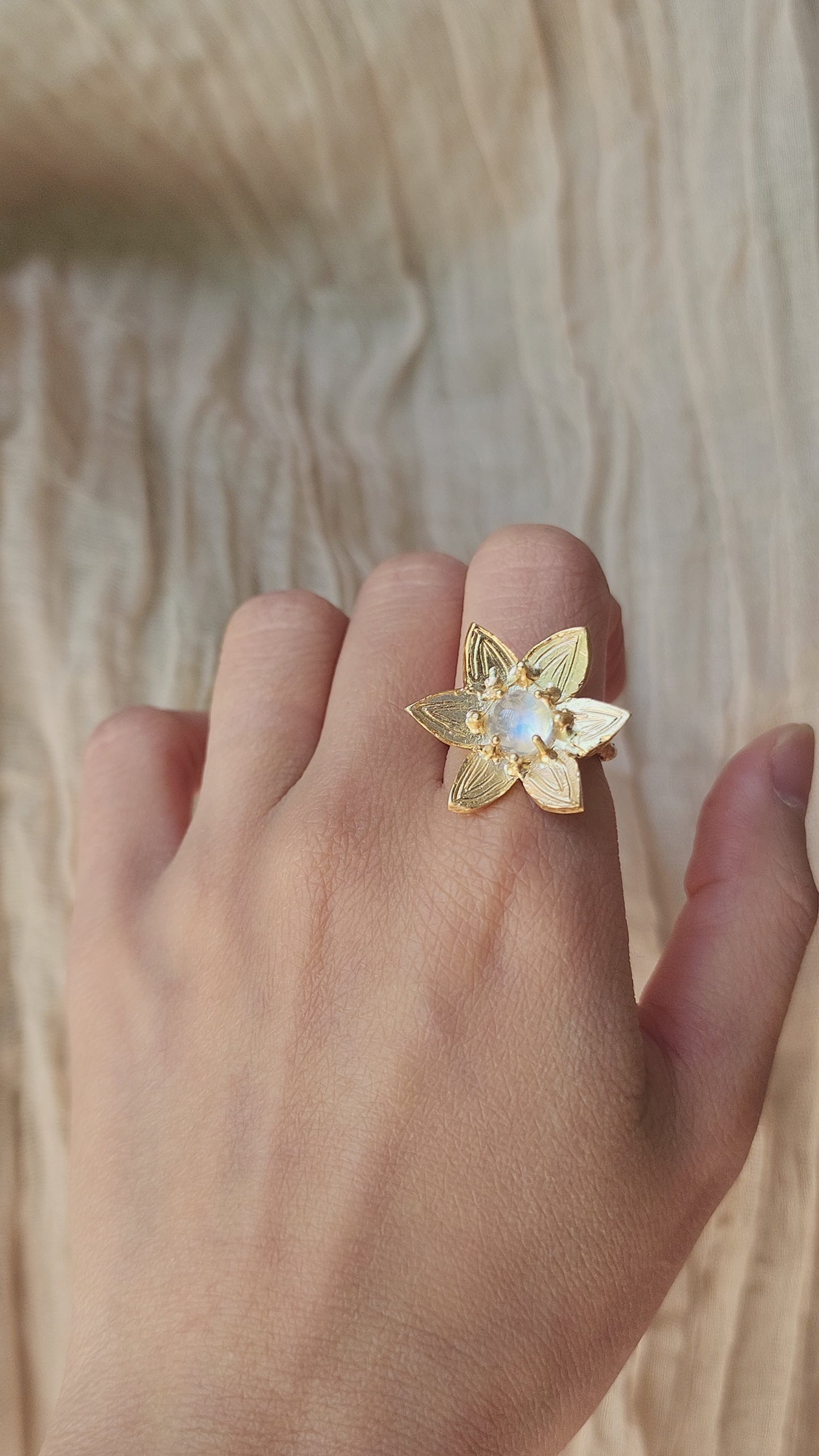 Load and play video in Gallery viewer, Nova Christmas Star Ring - Moonstone
