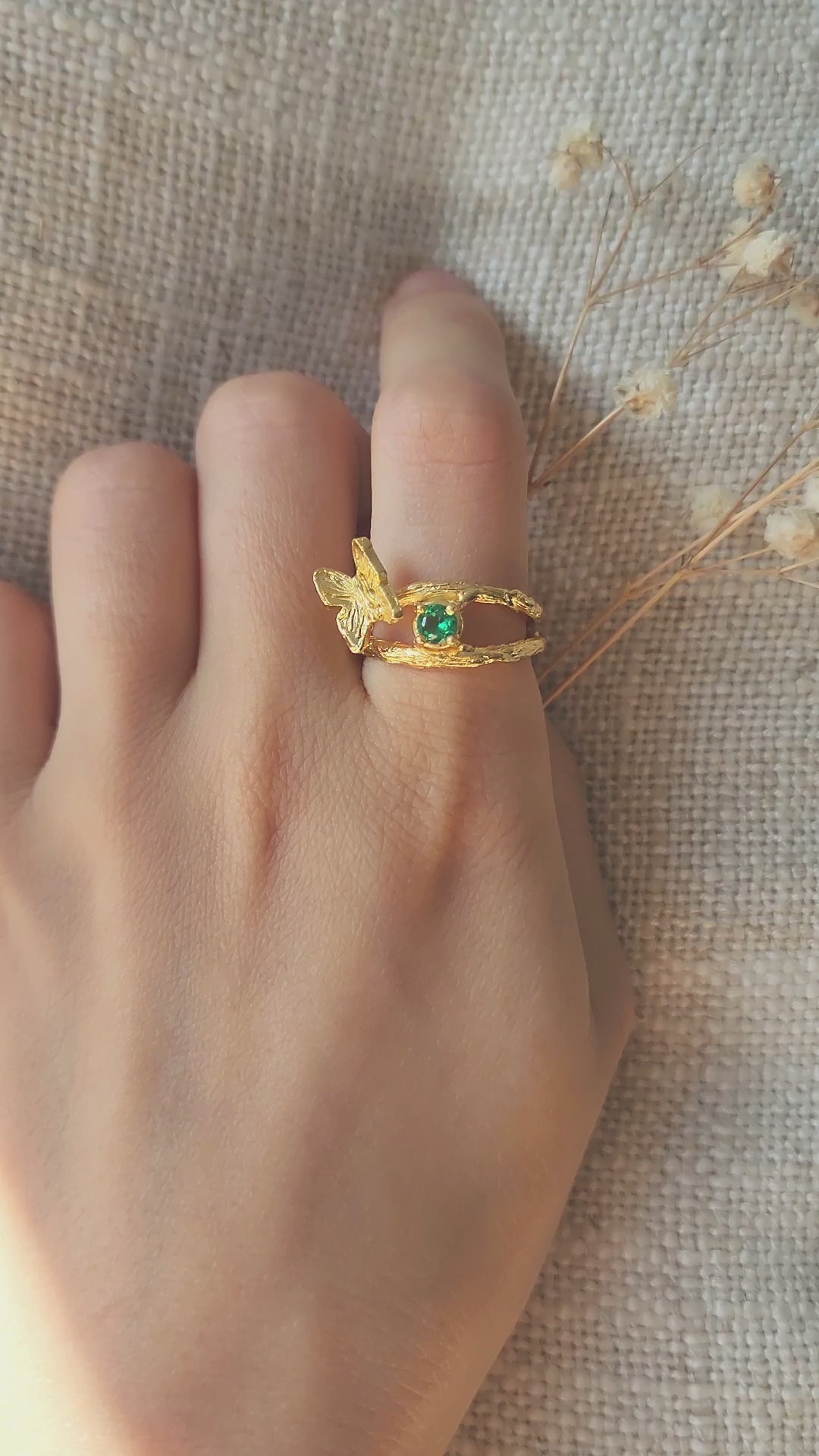 Load and play video in Gallery viewer, Emerald  Butterfly Ring - Gold Vermeil
